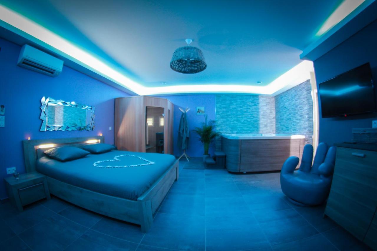 Nuit Vip Spa Sauna Privatif Le Rove Eksteriør bilde