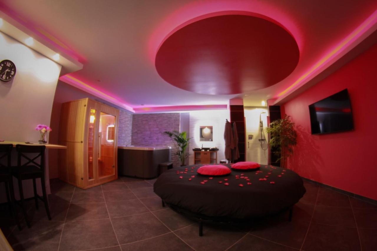 Nuit Vip Spa Sauna Privatif Le Rove Eksteriør bilde